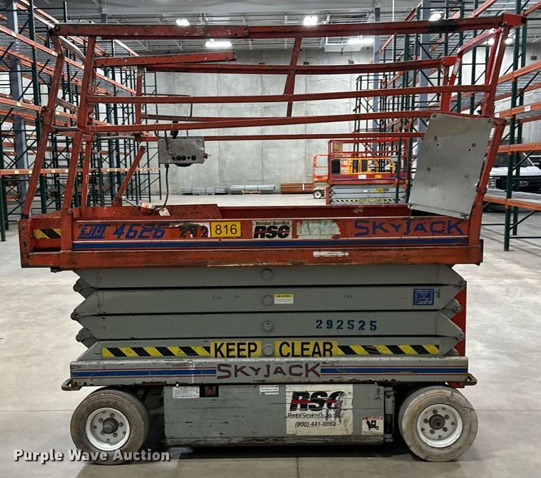 image for item DW2384 1999 Skyjack SJ II-4626 scissor lift