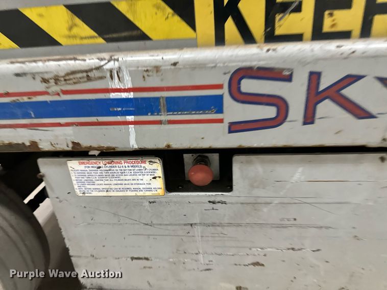 image for item DW2384 1999 Skyjack SJ II-4626 scissor lift