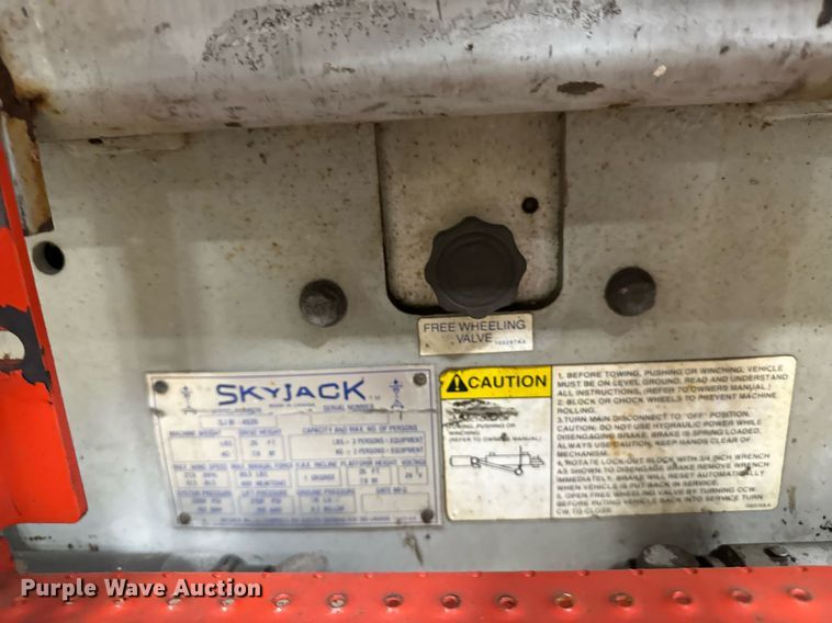 image for item DW2384 1999 Skyjack SJ II-4626 scissor lift