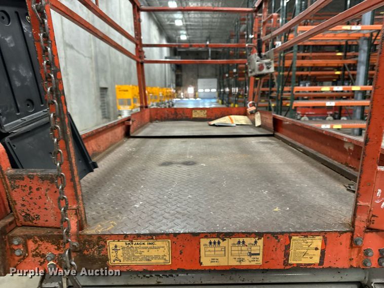 image for item DW2384 1999 Skyjack SJ II-4626 scissor lift