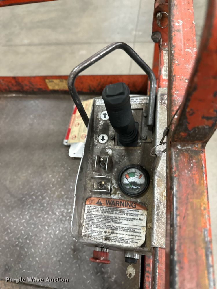 image for item DW2384 1999 Skyjack SJ II-4626 scissor lift