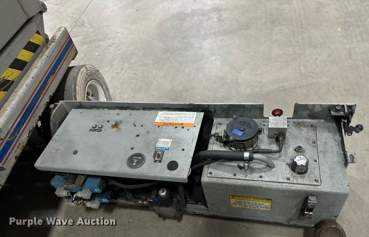 image for item DW2384 1999 Skyjack SJ II-4626 scissor lift