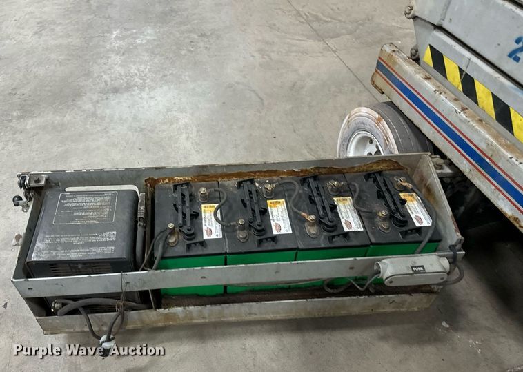 image for item DW2384 1999 Skyjack SJ II-4626 scissor lift