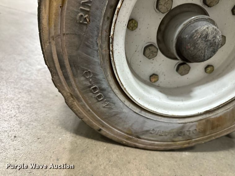 image for item DW2384 1999 Skyjack SJ II-4626 scissor lift