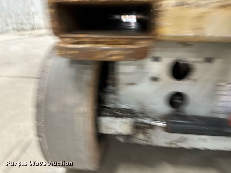 image for item DW2384 1999 Skyjack SJ II-4626 scissor lift