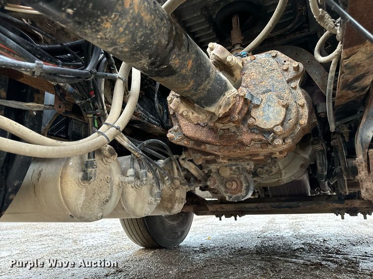 image for item DW2387 2009 Mack CXU613 semi truck