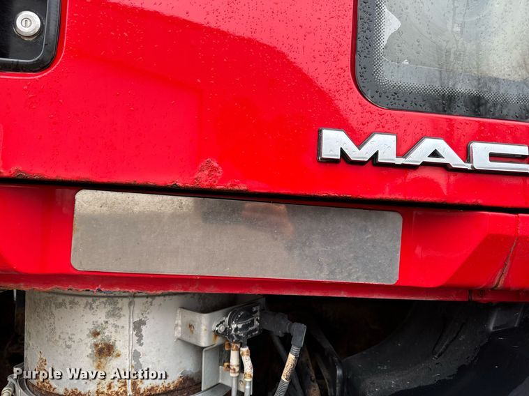 image for item DW2387 2009 Mack CXU613 semi truck