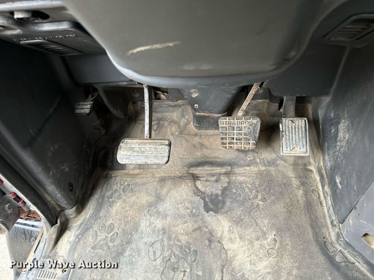 image for item DW2387 2009 Mack CXU613 semi truck