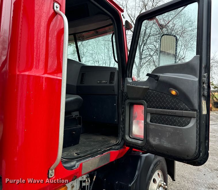 image for item DW2387 2009 Mack CXU613 semi truck