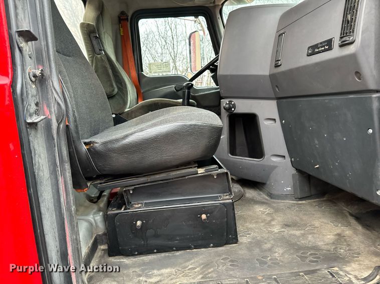 image for item DW2387 2009 Mack CXU613 semi truck