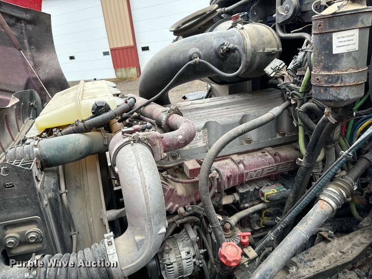 image for item DW2387 2009 Mack CXU613 semi truck