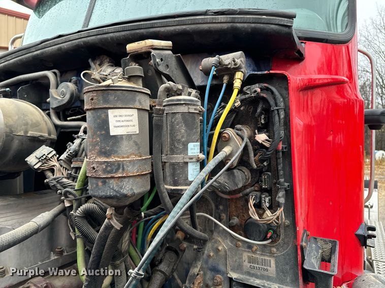 image for item DW2387 2009 Mack CXU613 semi truck