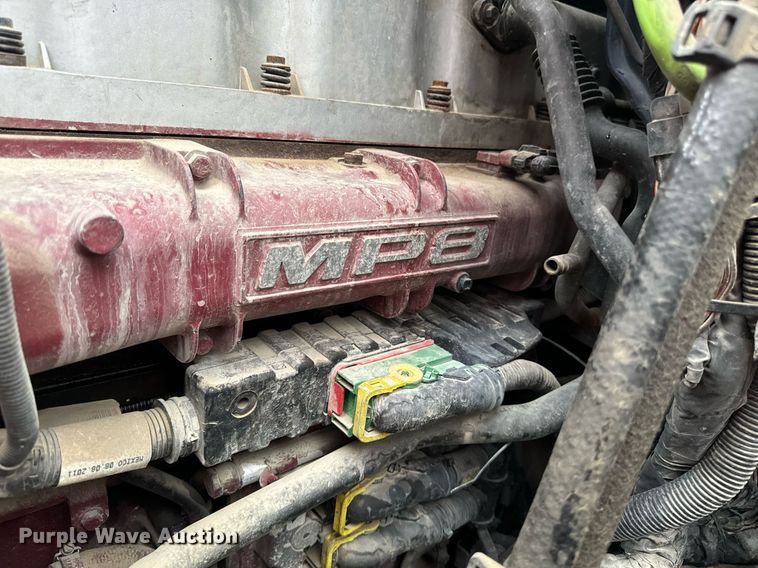 image for item DW2387 2009 Mack CXU613 semi truck