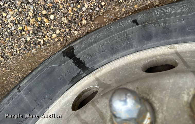 image for item DW2387 2009 Mack CXU613 semi truck