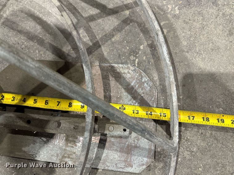 image for item DW2392 M-B-W concrete trowel