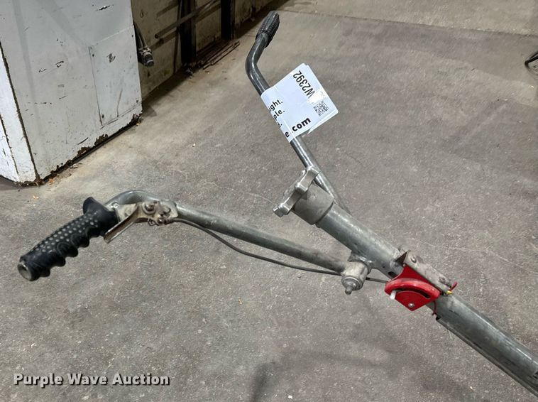 image for item DW2392 M-B-W concrete trowel