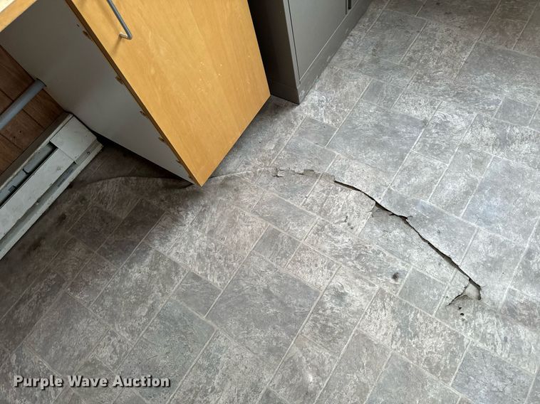 image for item DW2395 1996 TSI office trailer