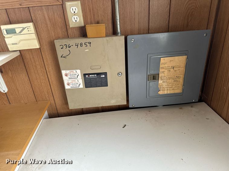 image for item DW2395 1996 TSI office trailer