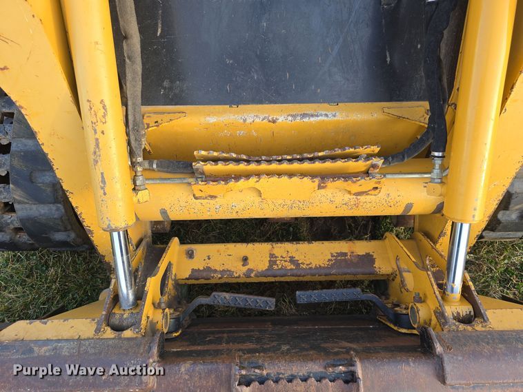 image for item DW3890 2006 John Deere CT322 tracked skid steer loader