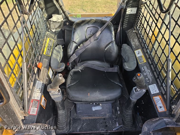 image for item DW3890 2006 John Deere CT322 tracked skid steer loader