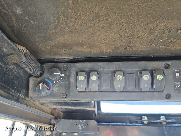 image for item DW3890 2006 John Deere CT322 tracked skid steer loader