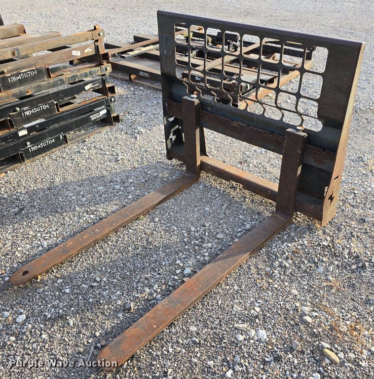 image for item DW3890 2006 John Deere CT322 tracked skid steer loader