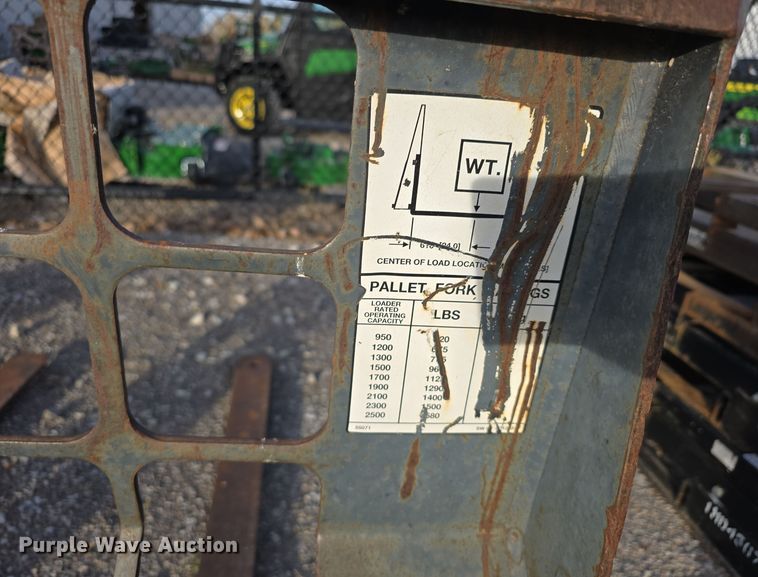 image for item DW3890 2006 John Deere CT322 tracked skid steer loader