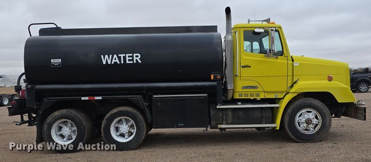image for item DW3900 1988 Freightliner FLC112 water truck