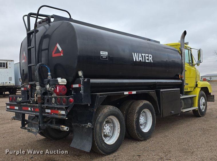 image for item DW3900 1988 Freightliner FLC112 water truck