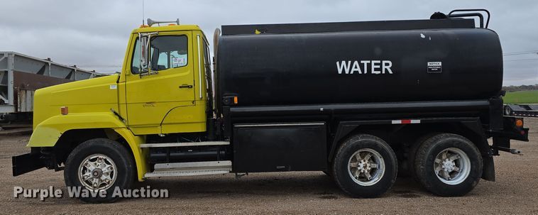 image for item DW3900 1988 Freightliner FLC112 water truck