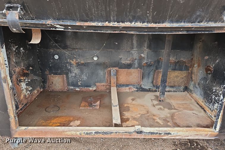 image for item DW3900 1988 Freightliner FLC112 water truck