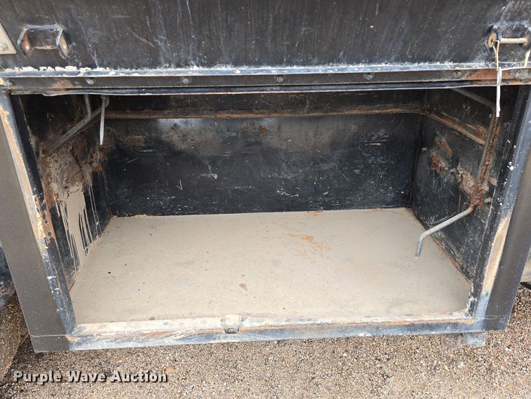 image for item DW3900 1988 Freightliner FLC112 water truck