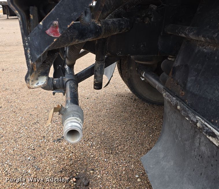 image for item DW3900 1988 Freightliner FLC112 water truck