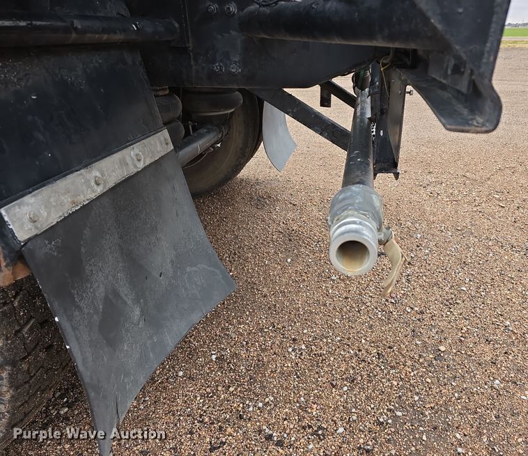 image for item DW3900 1988 Freightliner FLC112 water truck