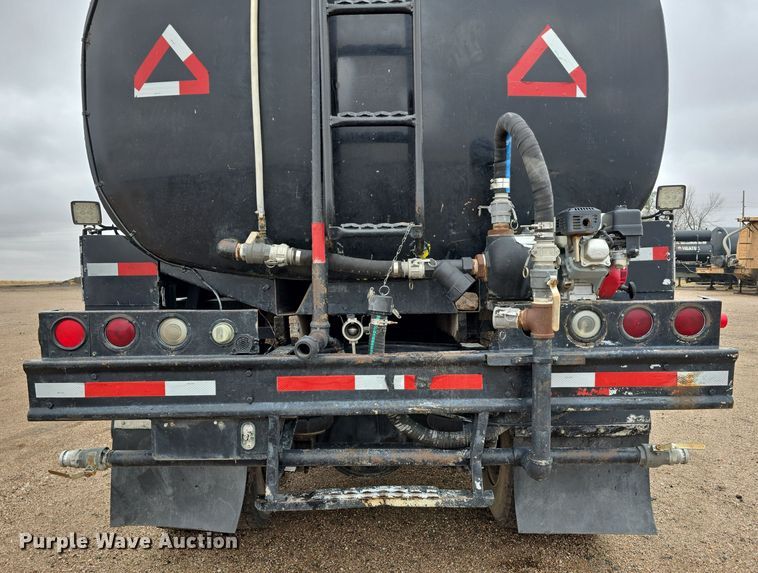 image for item DW3900 1988 Freightliner FLC112 water truck