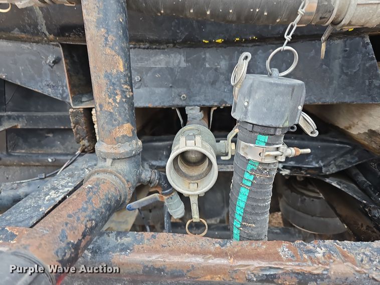 image for item DW3900 1988 Freightliner FLC112 water truck