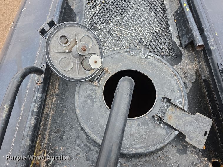 image for item DW3900 1988 Freightliner FLC112 water truck