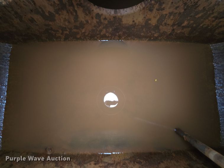 image for item DW3900 1988 Freightliner FLC112 water truck