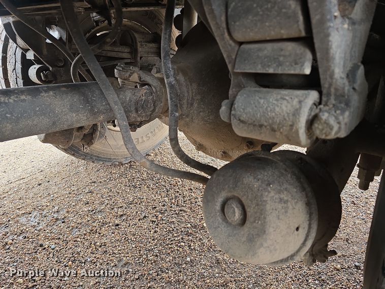 image for item DW3900 1988 Freightliner FLC112 water truck