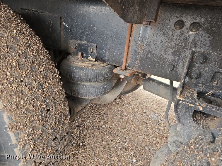 image for item DW3900 1988 Freightliner FLC112 water truck