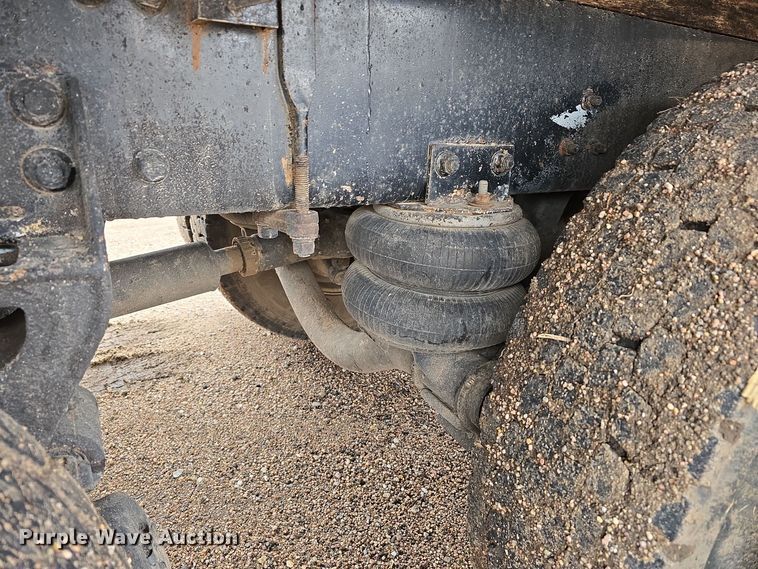 image for item DW3900 1988 Freightliner FLC112 water truck