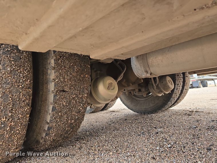 image for item DW3900 1988 Freightliner FLC112 water truck