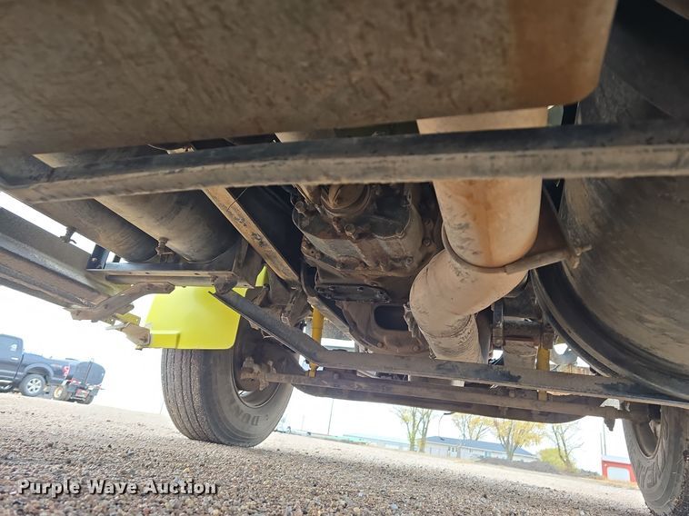 image for item DW3900 1988 Freightliner FLC112 water truck