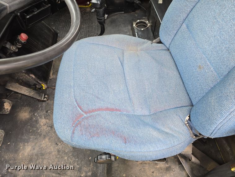 image for item DW3900 1988 Freightliner FLC112 water truck