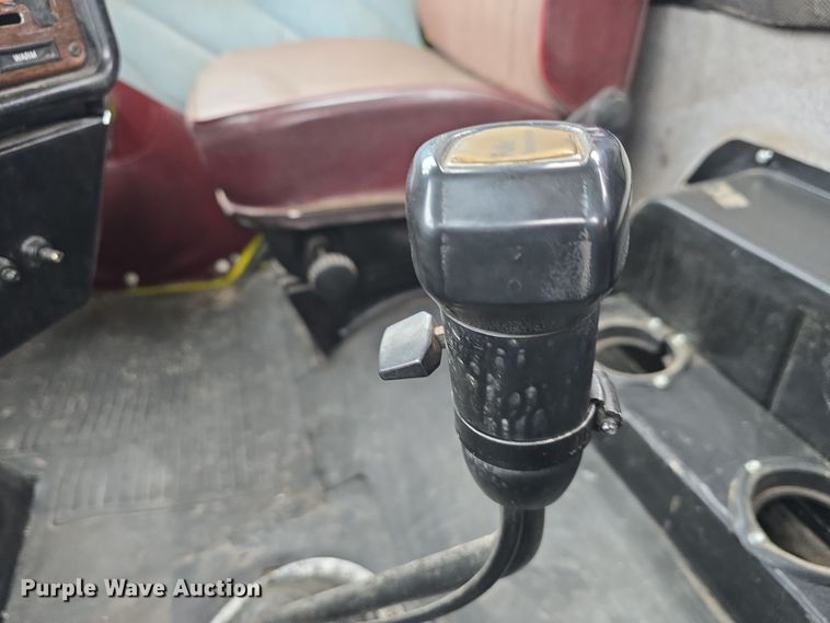 image for item DW3900 1988 Freightliner FLC112 water truck