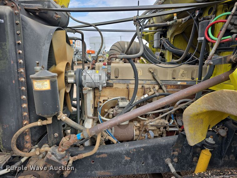 image for item DW3900 1988 Freightliner FLC112 water truck