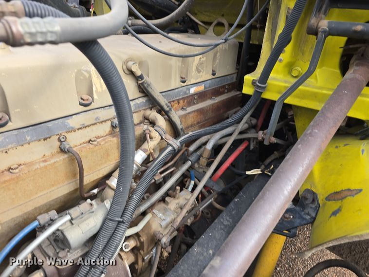 image for item DW3900 1988 Freightliner FLC112 water truck