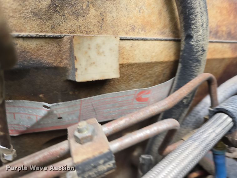 image for item DW3900 1988 Freightliner FLC112 water truck