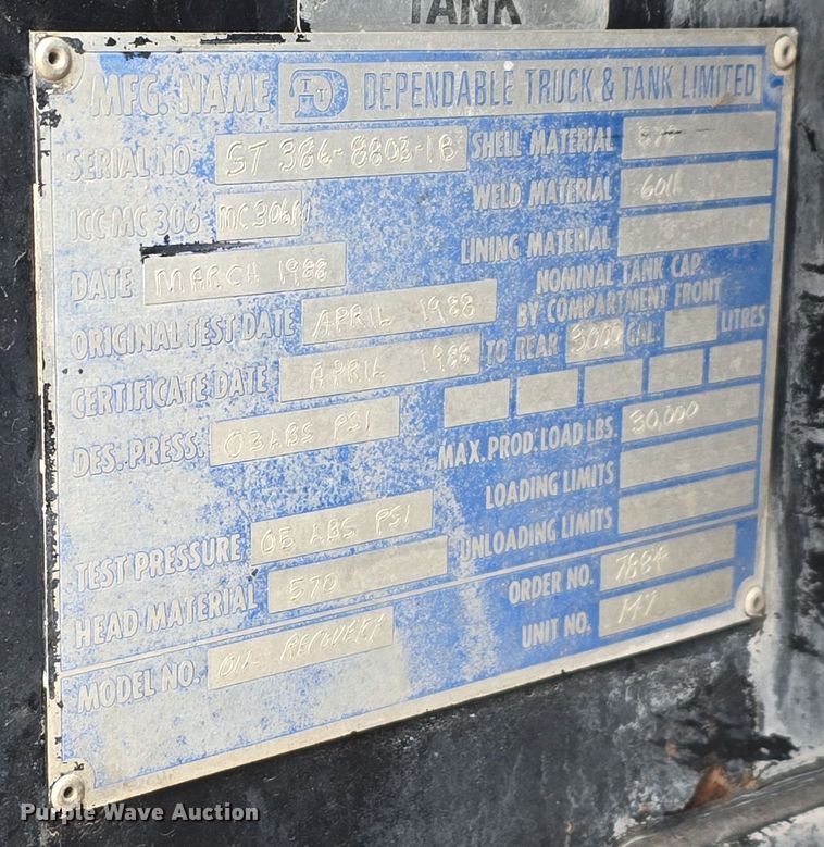 image for item DW3900 1988 Freightliner FLC112 water truck