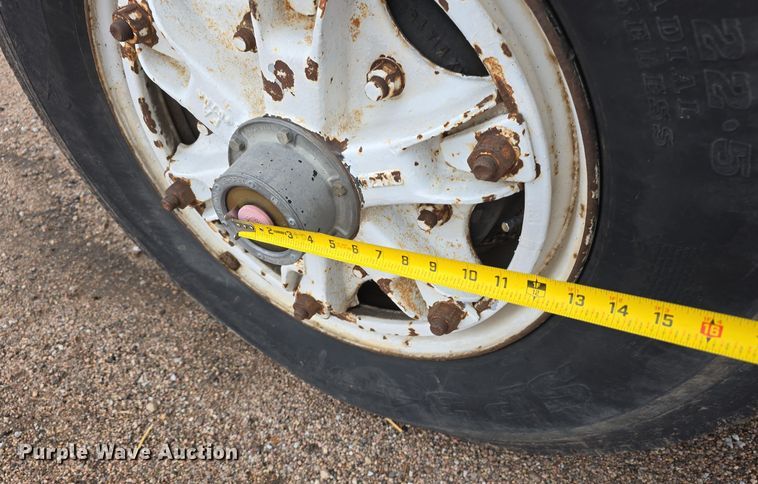 image for item DW3900 1988 Freightliner FLC112 water truck